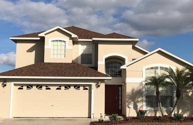 5 BR/4 BA/2-Floors/Keyless Entry/Contactless Check-In/1-Day Between Rentals/WiFi