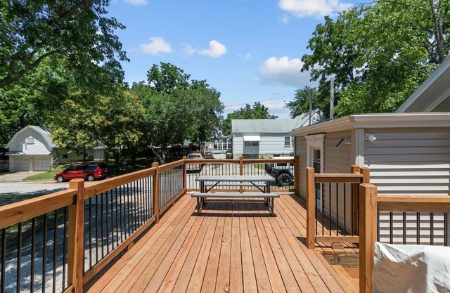 5 BR home off I-35/10 Mins to Downtown