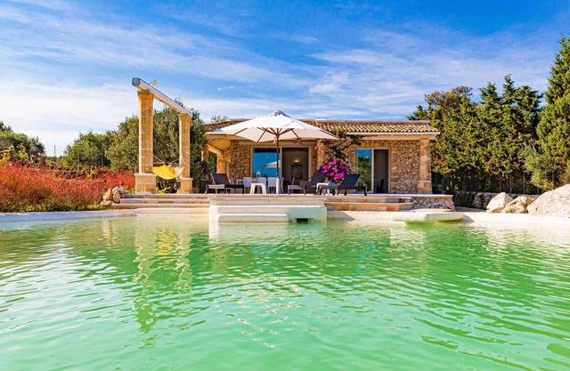 5* dream villa w/stunning pool & sea view