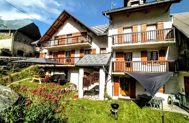 5 minutes from the Sybelles ski area! Fully equipped apartment with a view.