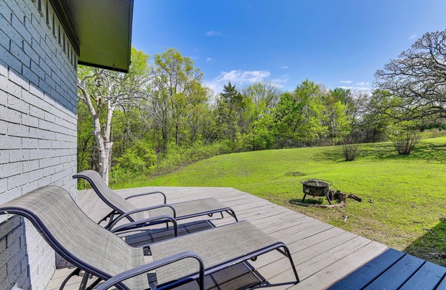 5 Mi to Lake Texoma: Wooded Retreat on 3 Acres!