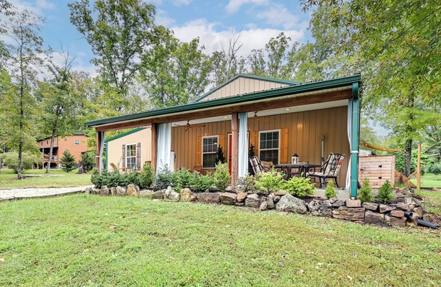 5 Mi to Nolin Lake: Family Home w/Hot Tub!