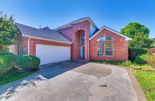 5 Mi to UT Dallas: Home w/Yard in Central Plano!
