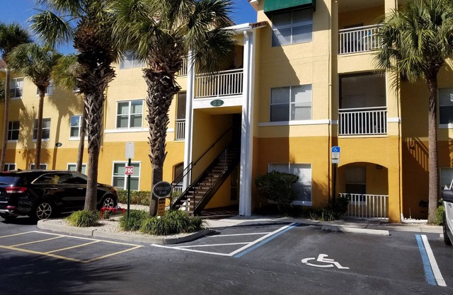 5 min. to Madiera Beach, Fl. GATED. PERFECT & COZY!
