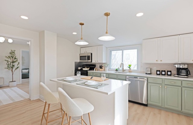 5 Min Walk to Bus to NYC, In-Unit Laundry, Parking, Newly Renovated, Modern