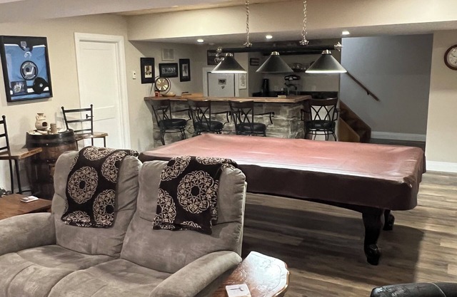 5 min walk to the beaches of Georgian BaynFamily fun cottage, pool table