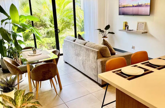 5 minutes from Airport | Transfer ($) | Pool | Gym | Full condo