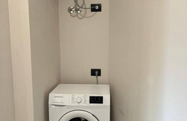5-minutes to the sea! One-Bedroom Apartment with Balcony