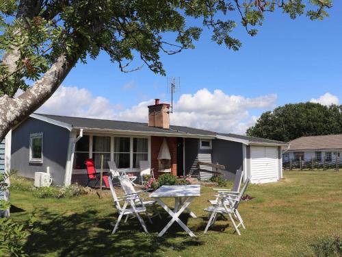 5 person holiday home in TRÄSLÖVSLÄGE-By Traum