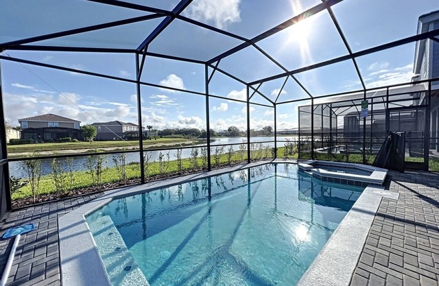 5⭐ Solterra Villa with Lake View 20% Off Nightly Rent for remaining 2025 dates