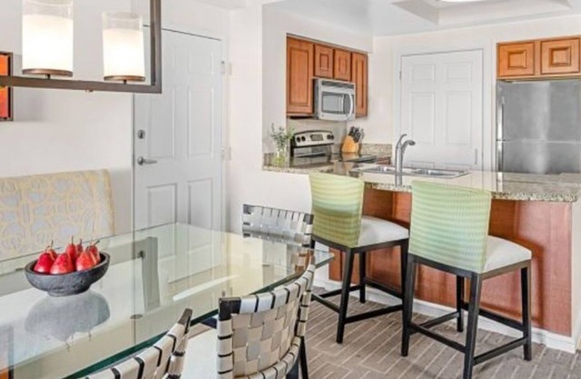 5 star MARRIOTT'S GRANDE VISTA RESORT! Near Orlando's famous theme parks.n