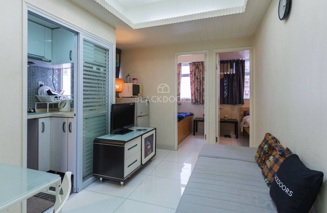 [509NR]Modern 2BR, Nathan Road, 6 pax, pocket wifi, near Yau Ma Tei MTR