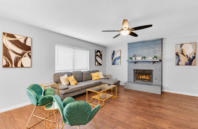 5BR 2.5BA Newly upgraded house sleeps 16