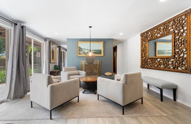 5BR Getaway | 10 Mins to OKC State Fair | Hot Tub, Patio, Lounge #MR