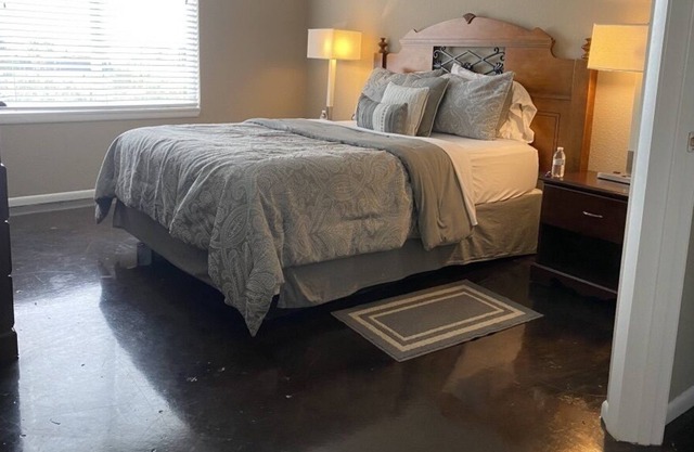 5th Floor PH overlooking the pool! Downtown Channel District - NEW LISTING!
