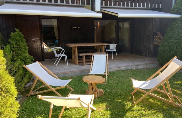 6-bed apartment on private garden level