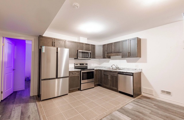 6 Bed/Casino/Clftn Hill/Skylon Twr/Table Rock/Wine