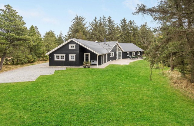 6 bedroom gorgeous home in Blåvand