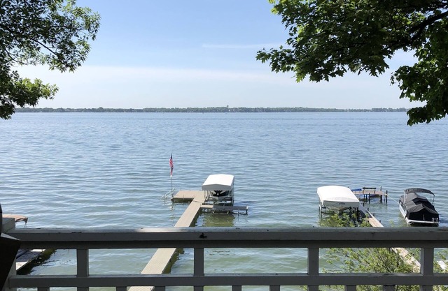 6 Bedroom Home with Beautiful View and close to many amenities