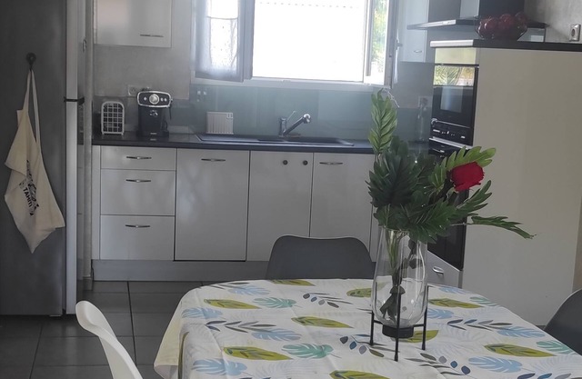 6-bedroom house in quiet subdivision