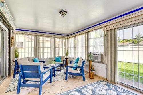6 Mi to Hudson Beach Port Richey Home with Patio!