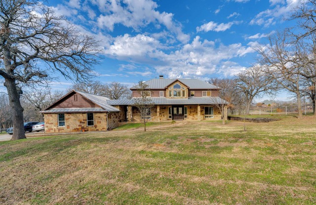 6 Mi to Lewisville Lake: Spacious Ranch Home