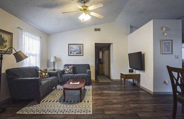 6 Miles To WEC Fenced Yard Pet Friendly Location Lots of Trees