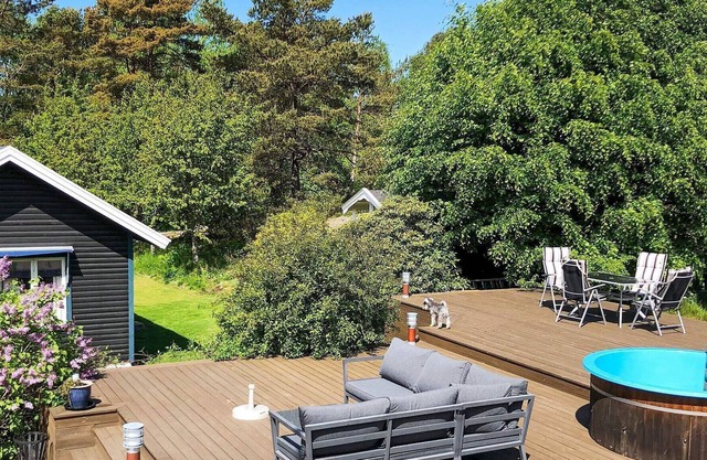 6 person holiday home in UDDEVALLA