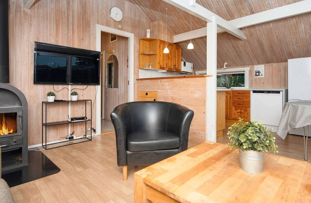 6 person holiday home in Ebeltoft