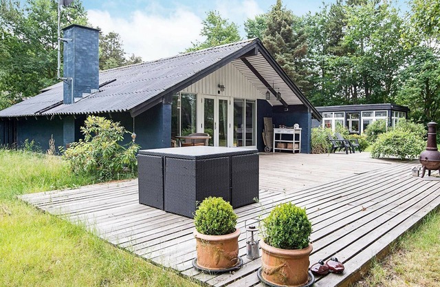6 person holiday home in Fårvang