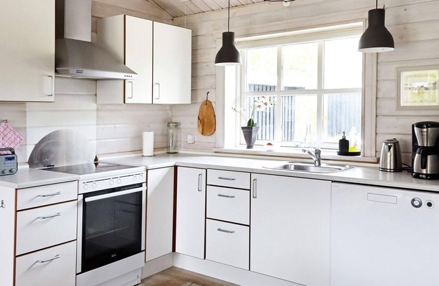 6 person holiday home in Asnæs