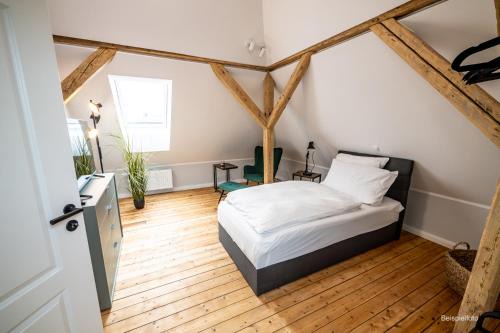 6 Zimmer 130 m2 Wundervoll sanierte Wohnung zentral ruhig hochwertig