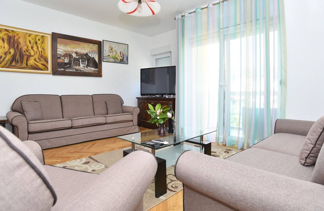 60m2 apartment with balcony near Old town