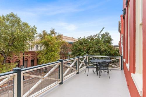 610 Franklin - 3 Bed, 3 Bath, Duplex, Heart of Downtown