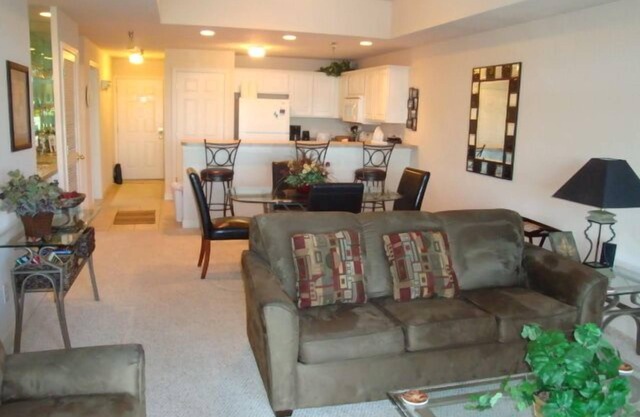 6105 Towers! Quiet! Elevators, indoor pool. Oct-May Travel Nurses welcome!