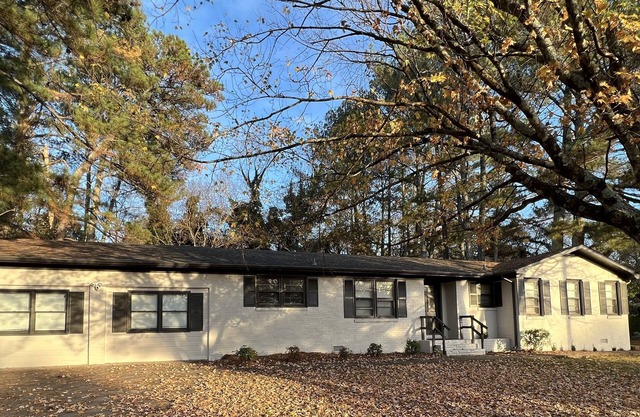 6Bdrm Retreat near Downtown Madison. Sleeps 12