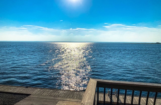6bdrm Unobstructed Bay Front Views Minutes from the Beach
