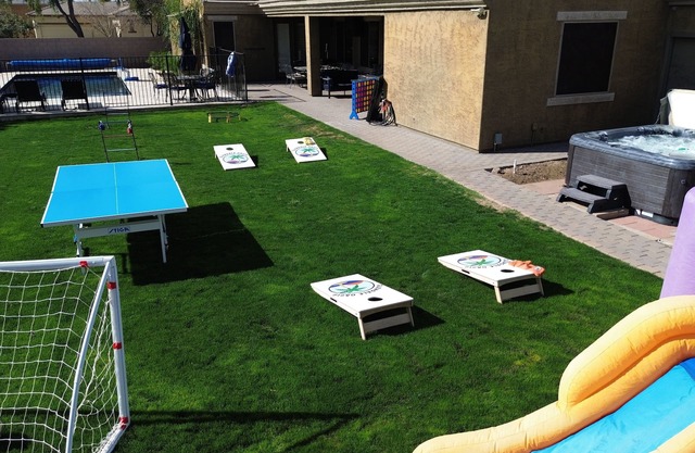 6BR, heated pool & spa, large grass yard, & games galore near Westgate!