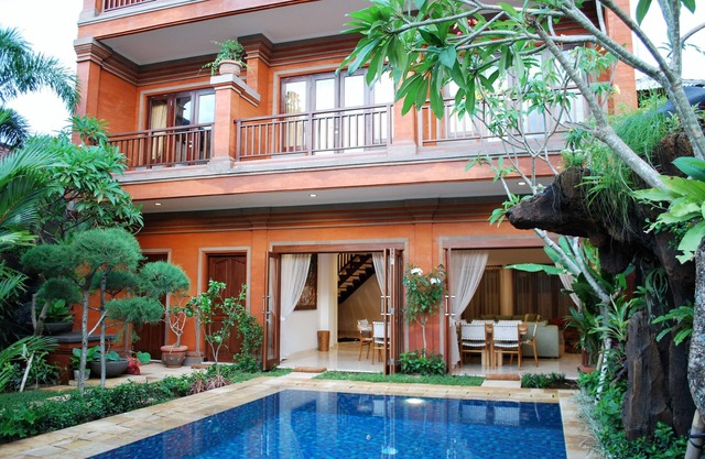 6br Villa in excellent location