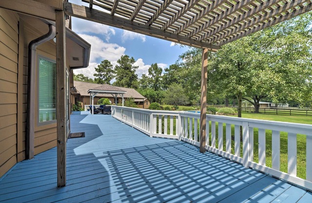 7 ½ Acre Private Ranch Home w/Pool + Game Loft