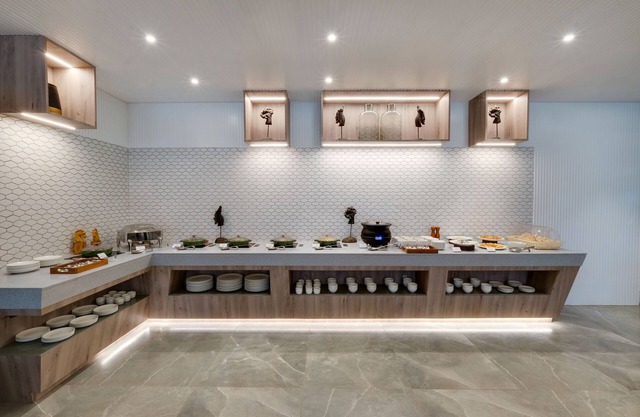 7 Apple Hotel Mahape