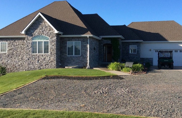 7 Bed 4 Bath w/Exquisite Lake McConaughy View!