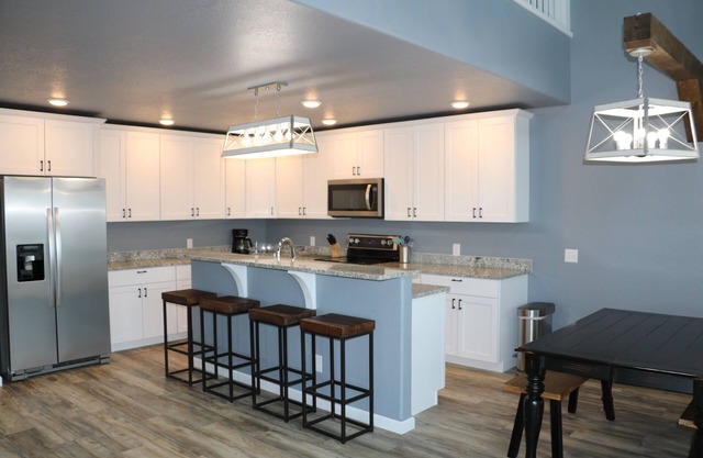 7 bedroom home with great views of Glendo Reservoir and Laramie Peak.