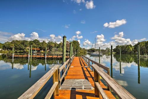 7 Mi to Gulf Home with Dock Access in Crystal River