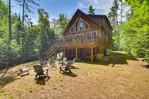 7 Mi to White Mountain NF - Woodsy Bethel Cabin!