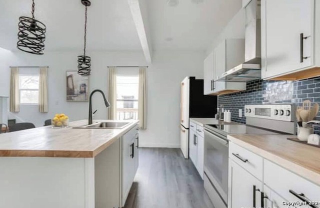 7 min downtown Fully renovated pet friendly