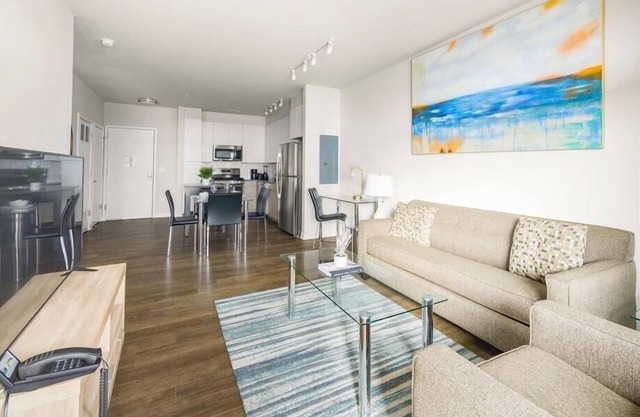 7 min from Dulles Airport | Onsite Retail+ Fast Internet | Near DC