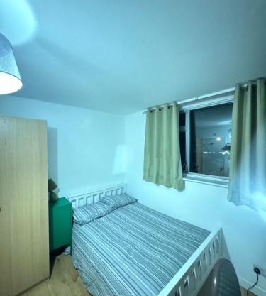 7 Montgomery close