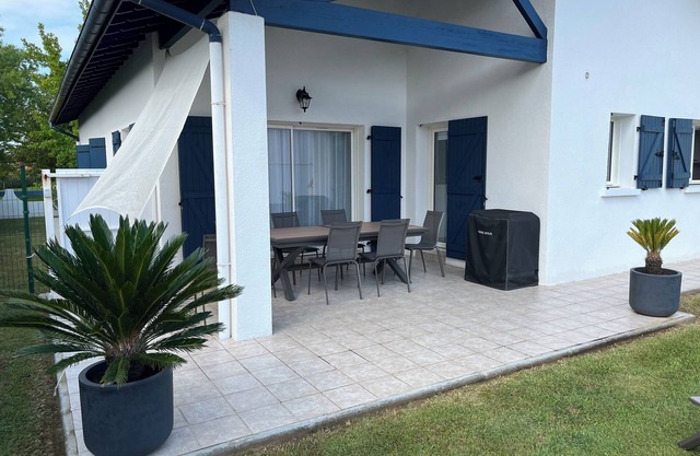 7-person family home with garden near Bayonne