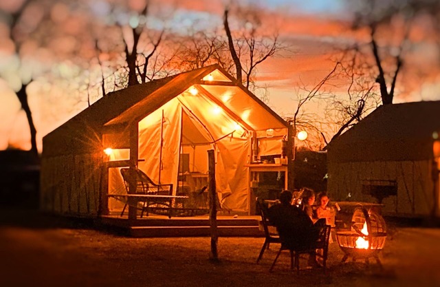# 7 Son's Blue River Camp - Glamping Cabin w/1 Queen, 1 Twi